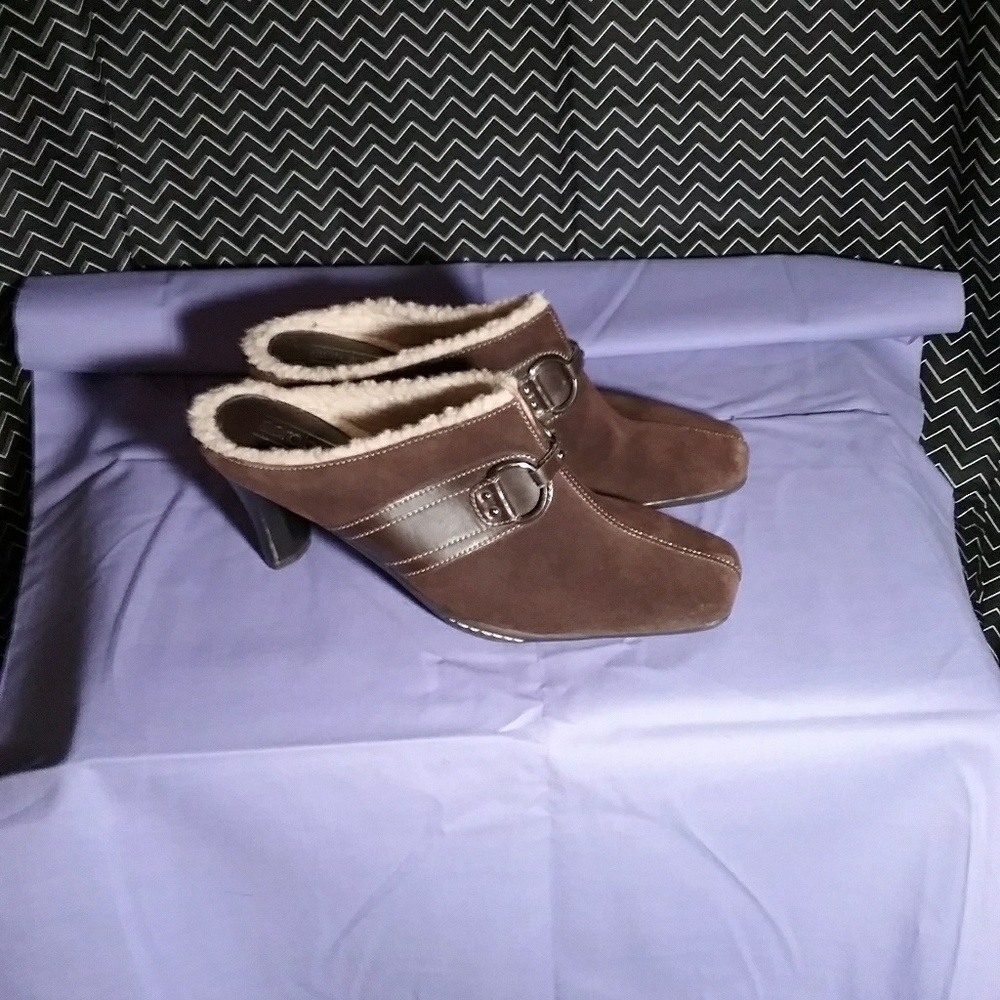 Aerology Slip-on's by Aerosoles
